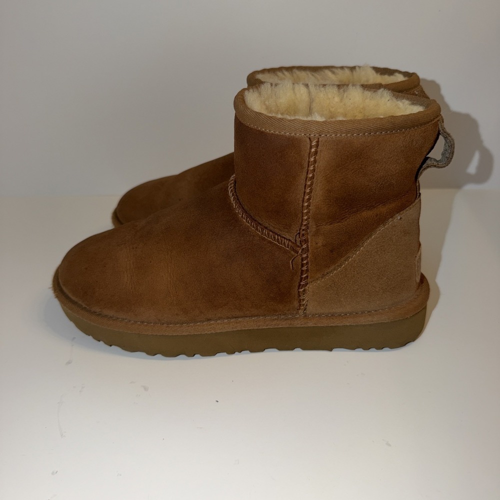 UGG Classic Mini II Chestnut Suede Ankle Boots 1016222 Womens Size 7